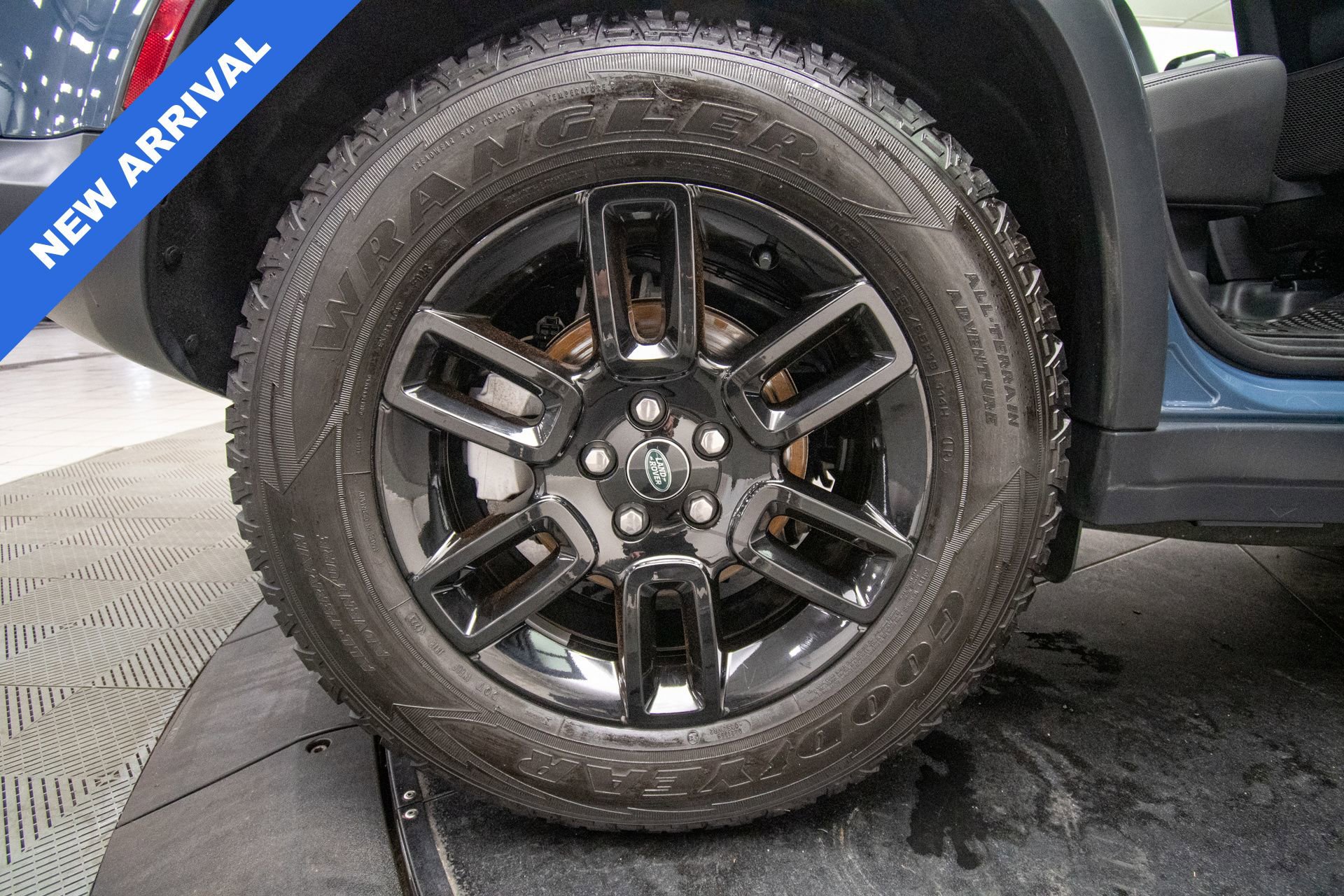 Used 2024 Land Rover Defender 110 S image 31