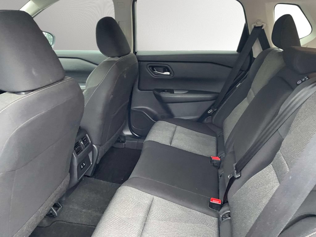 Used 2024 Nissan Rogue SV AWD/4WD image 17
