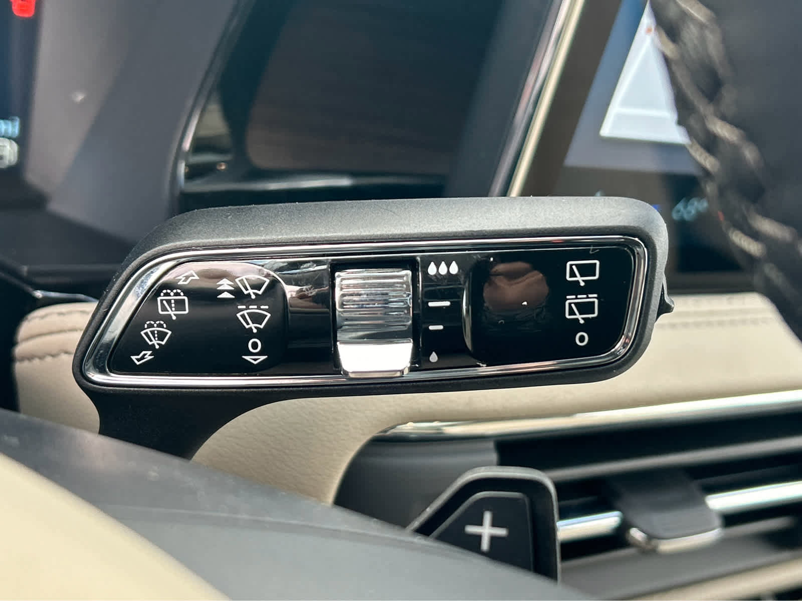 Used 2025 Lincoln Corsair Grand Touring image 28