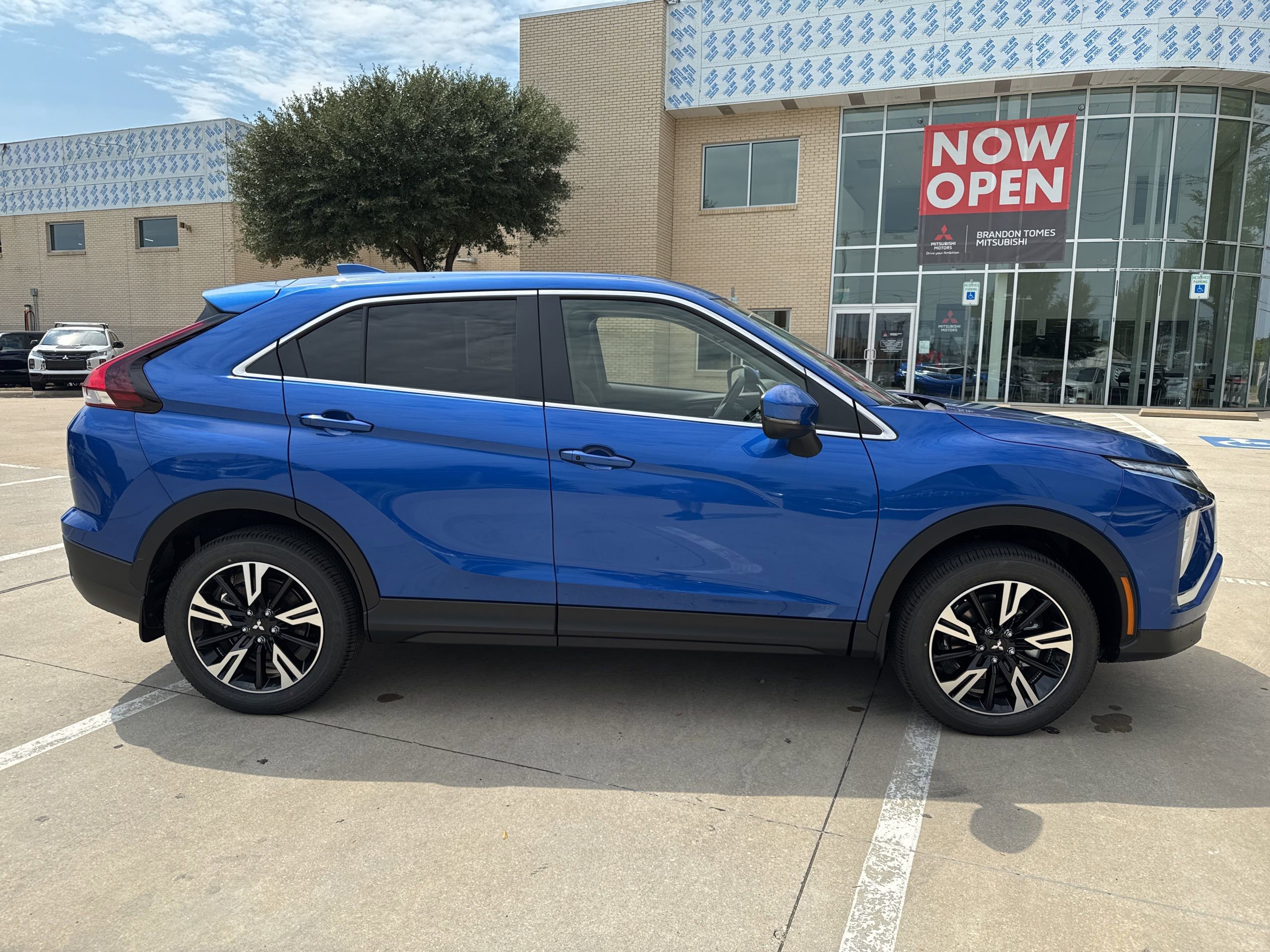 New 2026 Mitsubishi Eclipse Cross SE image 2