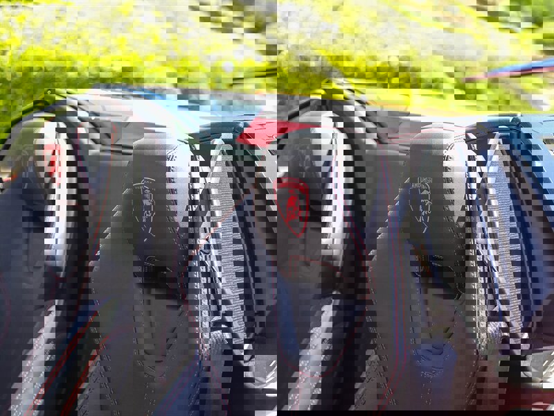 Used 2017 Lamborghini Huracan LP 580-2 image 3