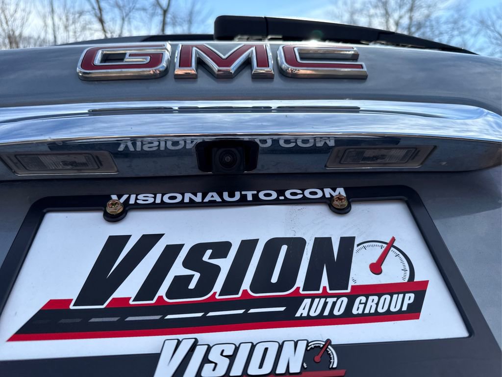 Used 2023 GMC Terrain SLE w/ Driver Convenience Package image 17