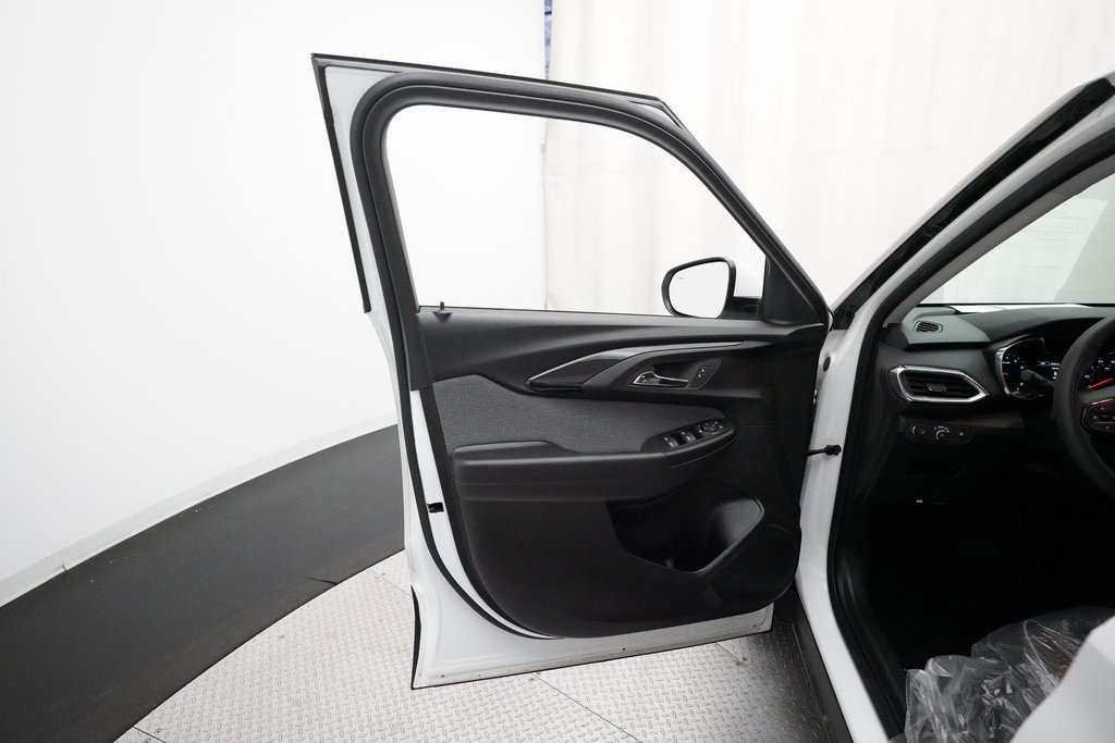 Certified 2023 Chevrolet TrailBlazer LT w/ Convenience Package image 27