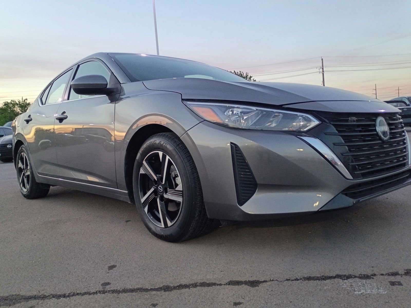 Used 2024 Nissan Sentra SV image 3