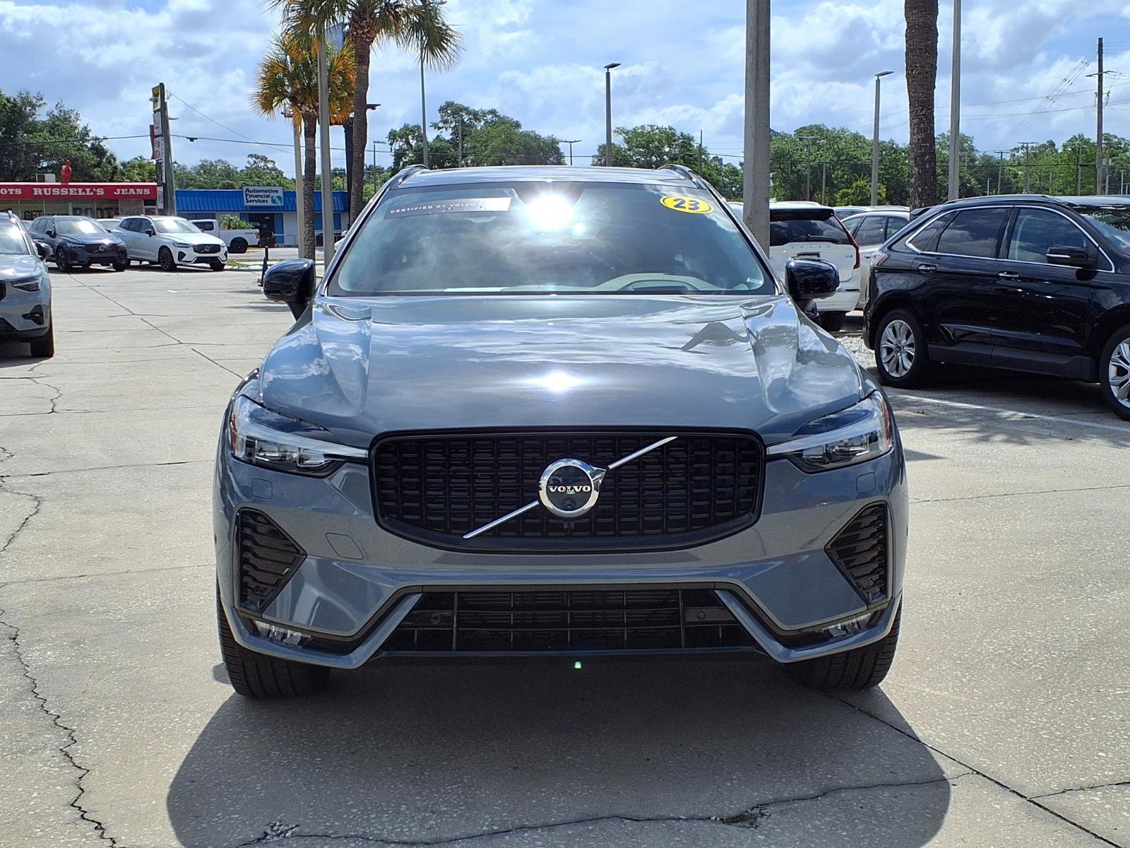 Certified 2023 Volvo XC60 B5 Ultimate w/ Climate Package image 2