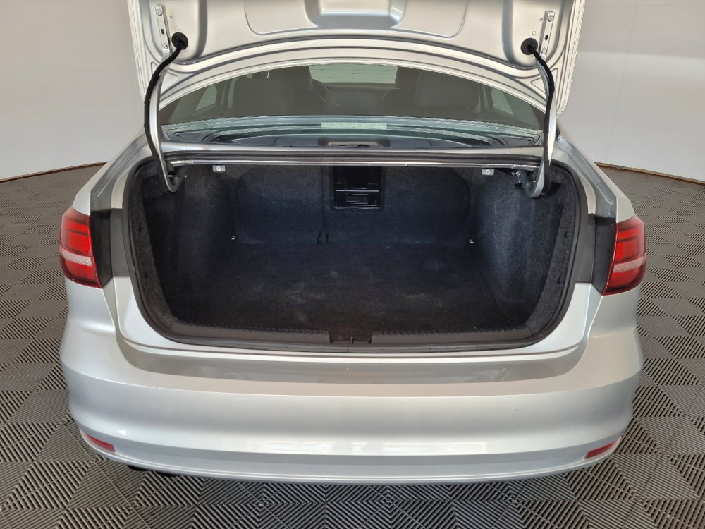 Used 2016 Volkswagen Jetta SEL FWD image 29