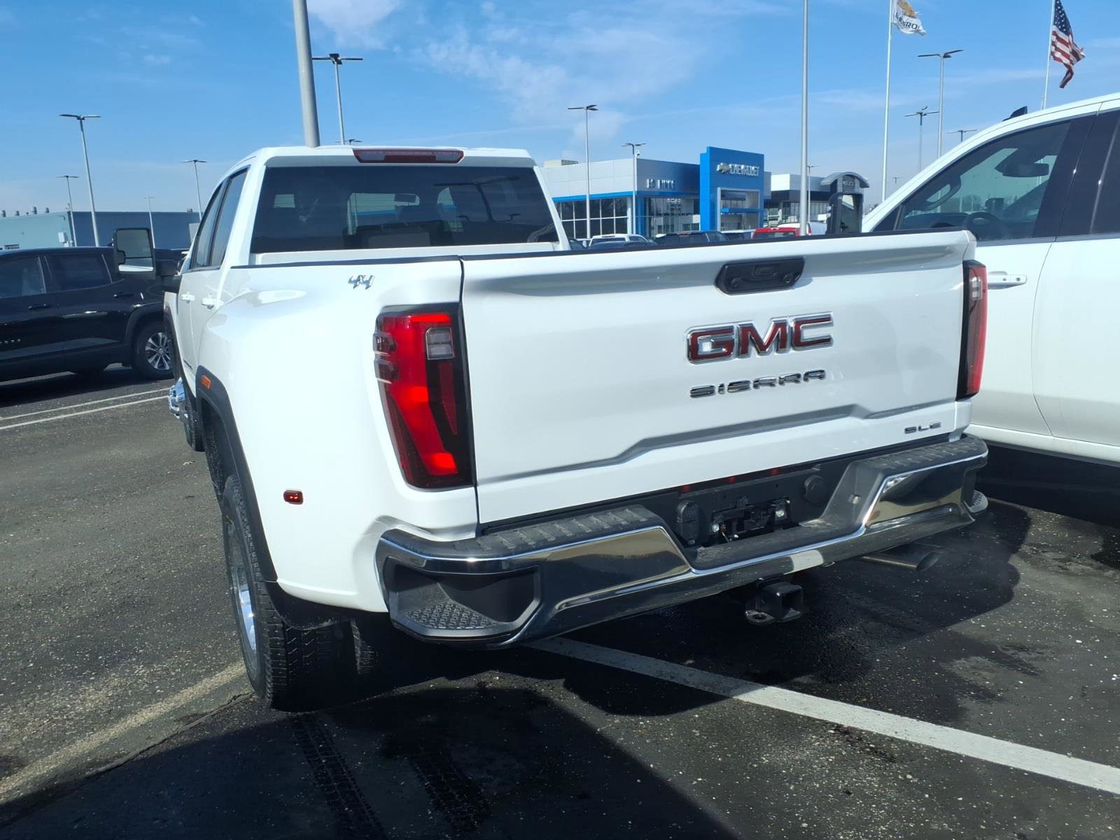 New 2026 GMC Sierra 3500 SLE w/ SLE Value Package image 6