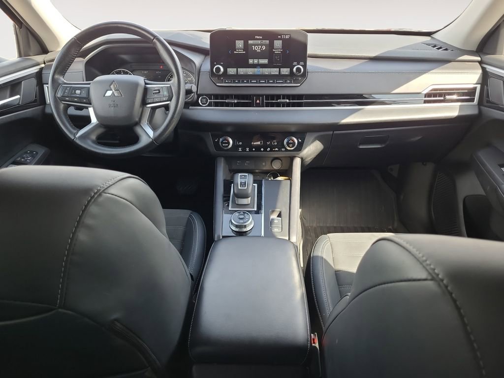 Used 2024 Mitsubishi Outlander SE Black Edition AWD/4WD image 10