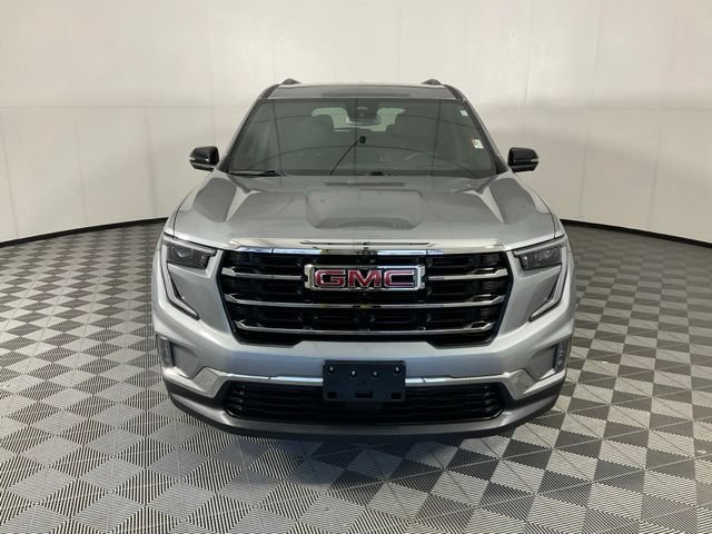 Used 2025 GMC Acadia Elevation w/ Elevation Premium Package FWD image 2