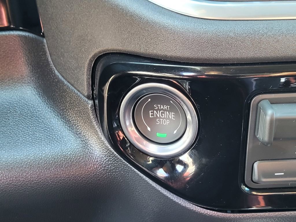 New 2026 GMC Sierra 1500 SLT AWD/4WD image 17