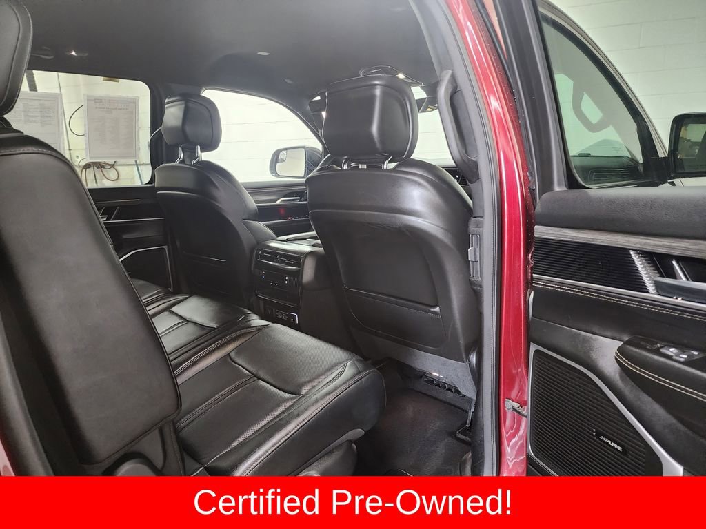 Certified 2024 Jeep Wagoneer Series II w/ Flexible Seating Group image 31