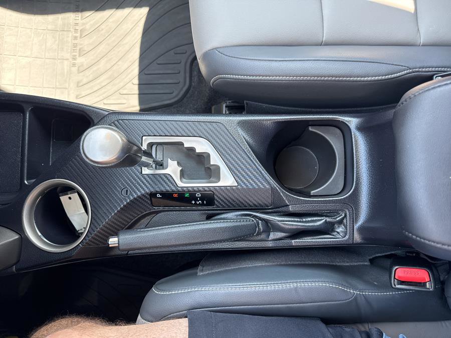 Used 2015 Toyota RAV4 Limited image 26