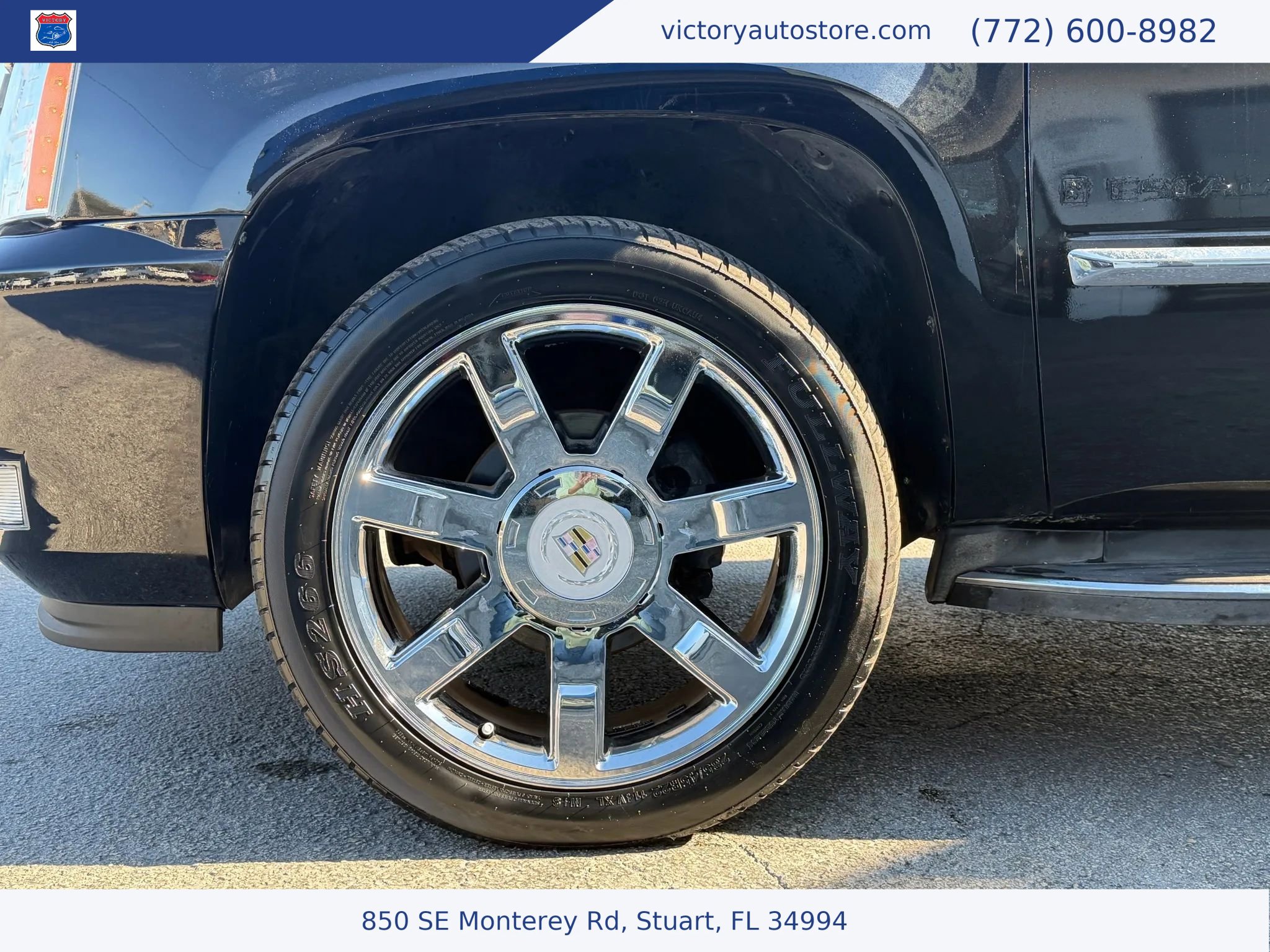 Used 2010 Cadillac Escalade Luxury image 10