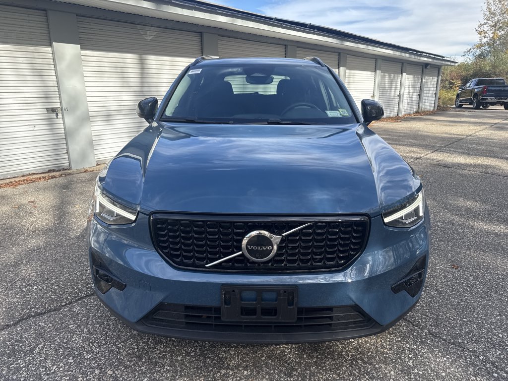Used 2023 Volvo XC40 B5 Plus w/ Driver Assist Package AWD/4WD image 8