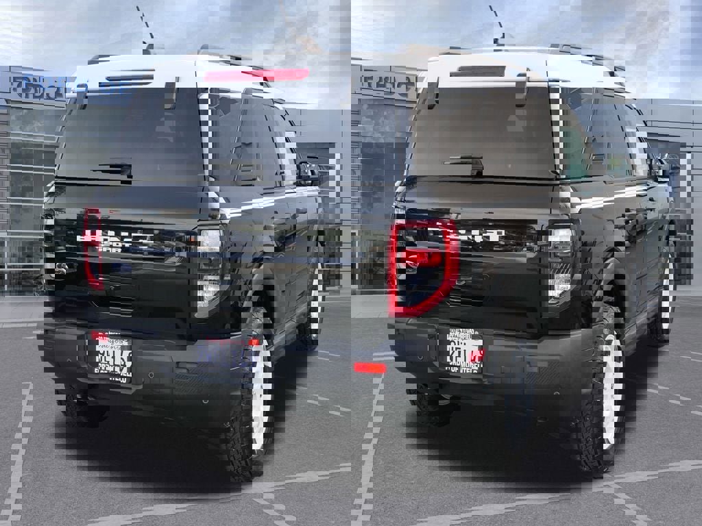 Used 2025 Ford Bronco Sport Heritage w/ Convenience Package image 4