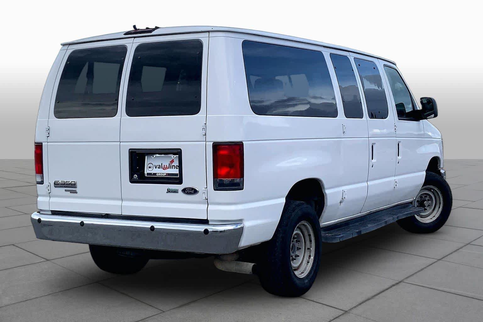 Used 2014 Ford E-350 and Econoline 350 XLT RWD image 13