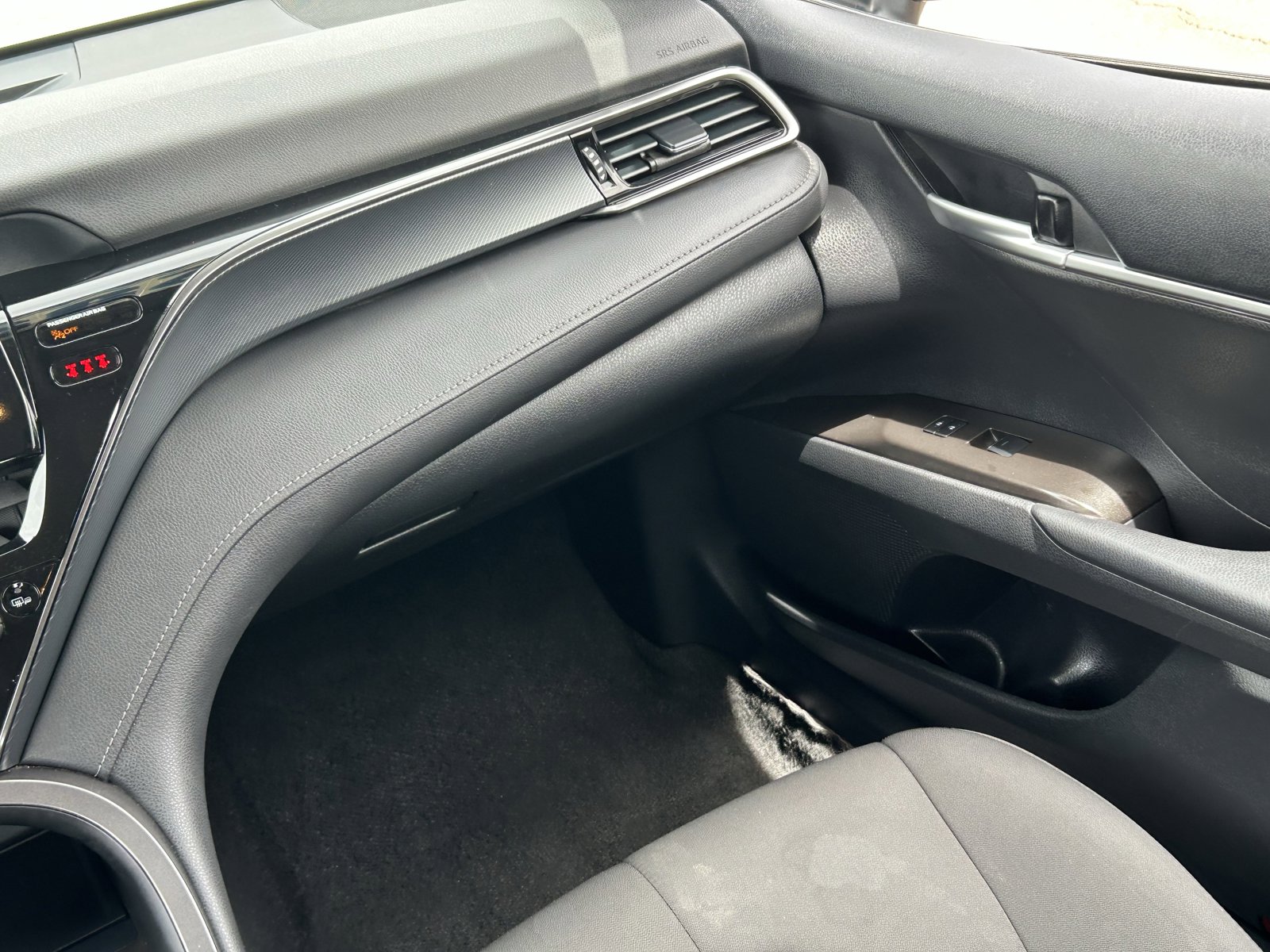 Used 2024 Toyota Camry LE FWD image 17