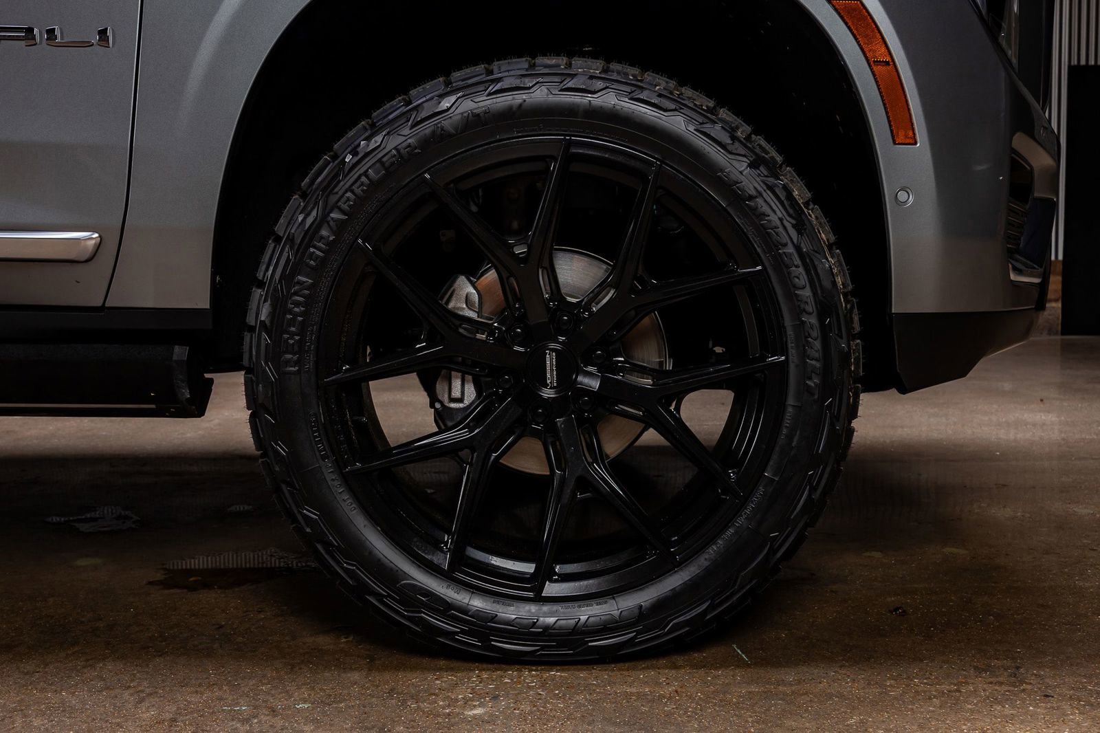 Used 2025 GMC Yukon Denali w/ Denali Reserve Package image 12