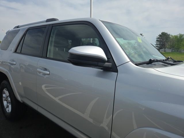 Used 2021 Toyota 4Runner SR5 image 5