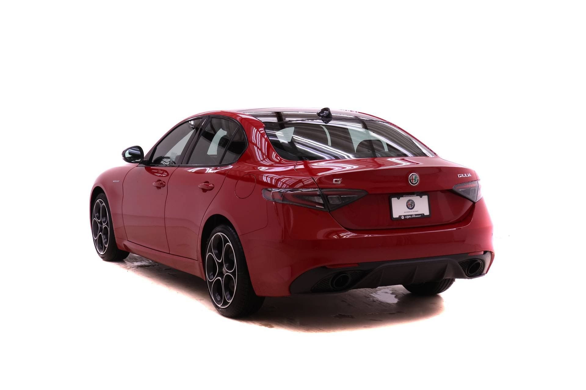 New 2026 Alfa Romeo Giulia AWD image 5