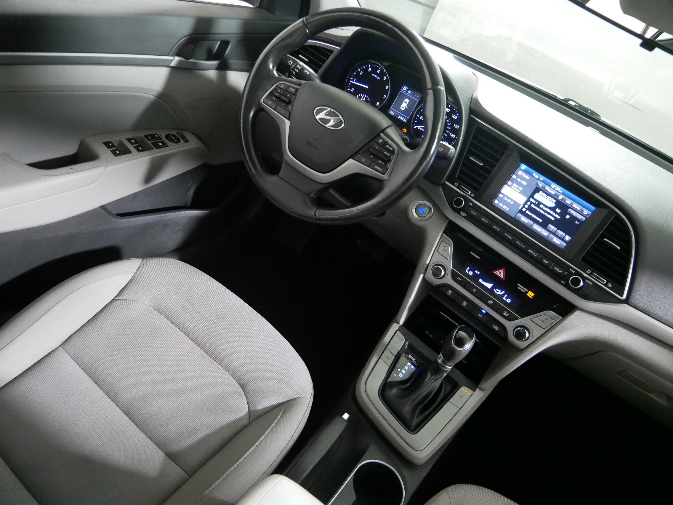 Used 2017 Hyundai Elantra SE w/ SE A/T Tech Package 03 FWD image 9