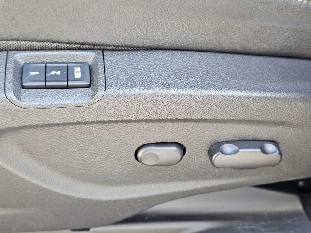 Used 2019 Buick Encore Essence w/ Safety Package II AWD/4WD image 20