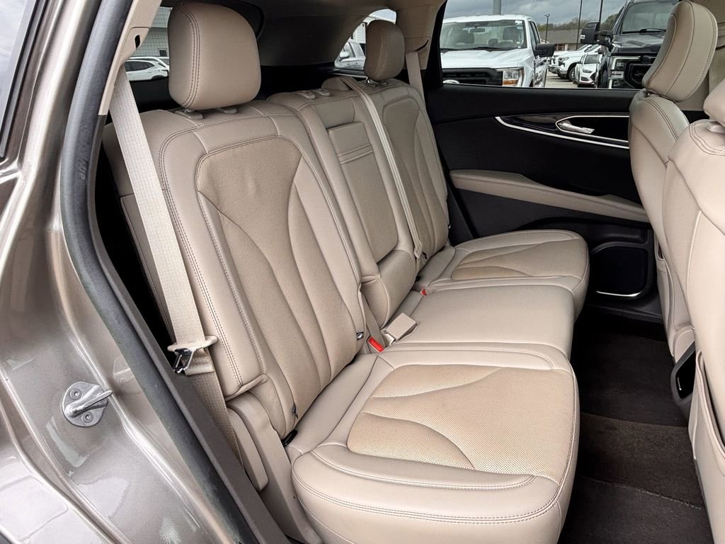 Used 2021 Lincoln Nautilus Reserve image 25