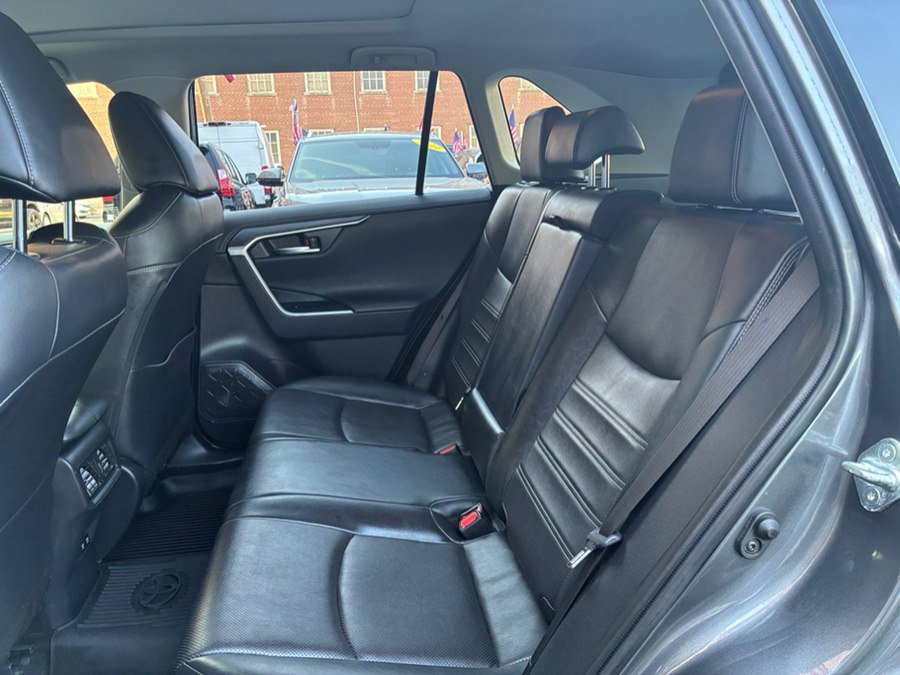 Used 2019 Toyota RAV4 Limited w/ Advanced Technology Package AWD/4WD image 13