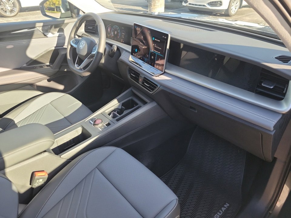 New 2026 Volkswagen Tiguan SE image 28