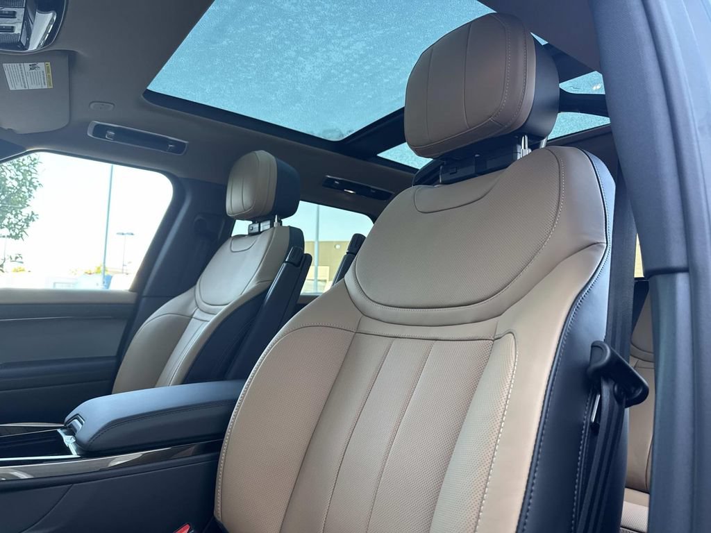 New 2026 Land Rover Range Rover Sport Dynamic SE AWD/4WD image 22