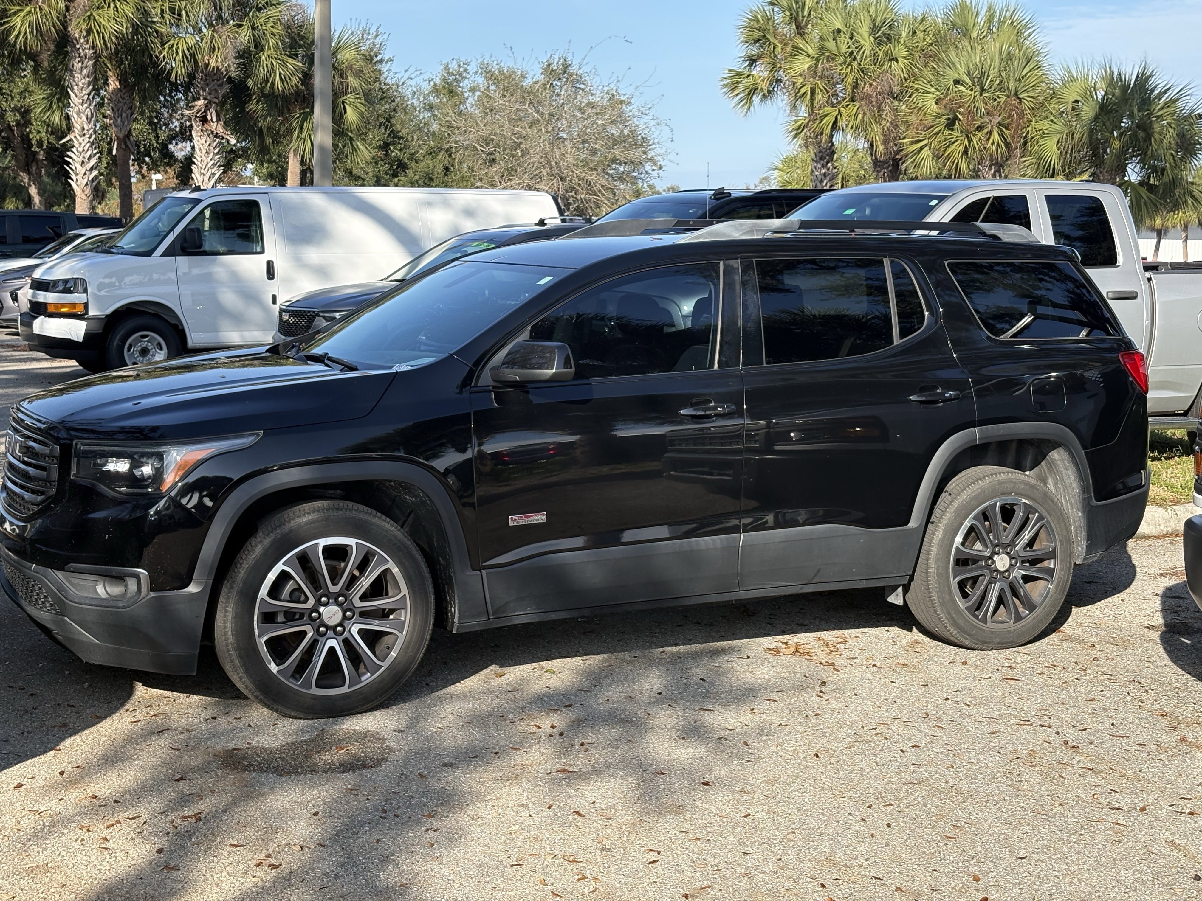 Used 2019 GMC Acadia SLT image 4