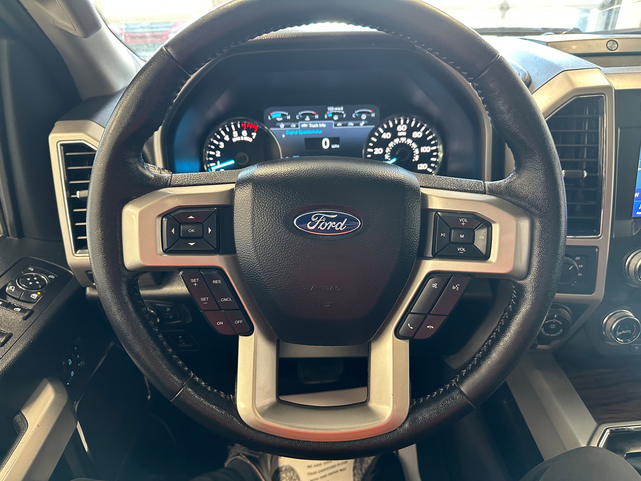Used 2019 Ford F150 Lariat w/ Equipment Group 502A Luxury AWD/4WD image 23