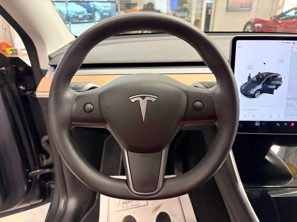 Used 2020 Tesla Model Y Long Range image 9