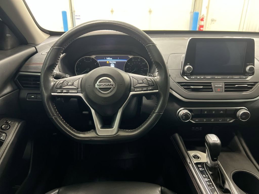 Used 2022 Nissan Altima 2.5 SR FWD image 11