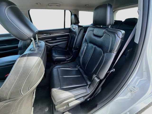 Used 2023 Jeep Grand Cherokee L Limited w/ Black Appearance Package RWD image 26