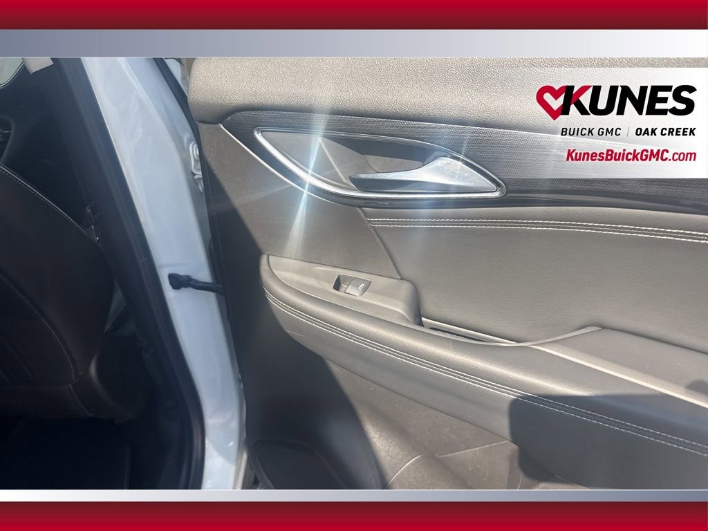 Used 2023 Buick Envision Essence image 14