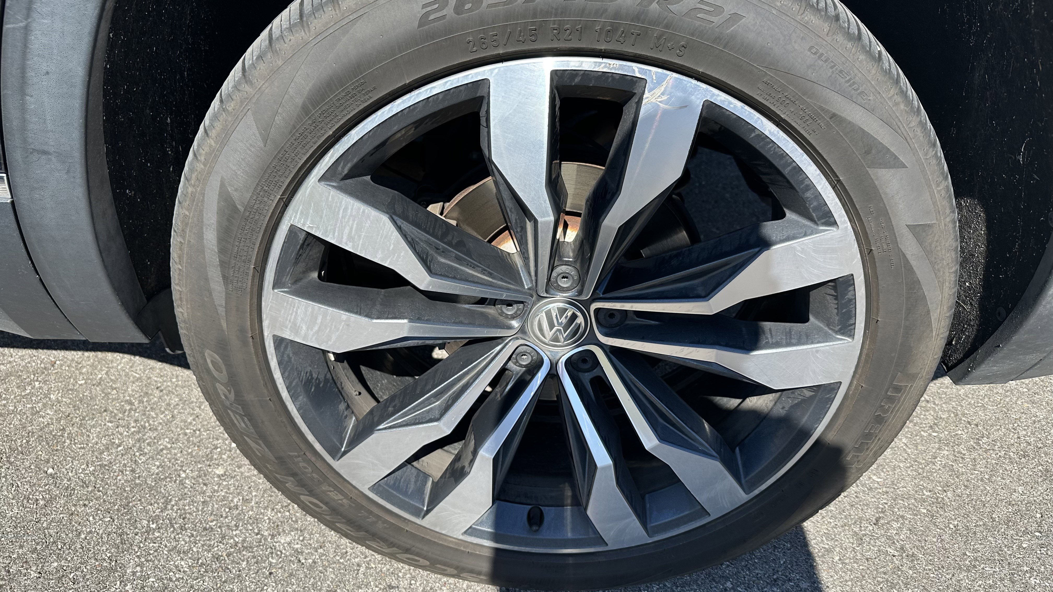 Used 2019 Volkswagen Atlas SEL Premium image 13