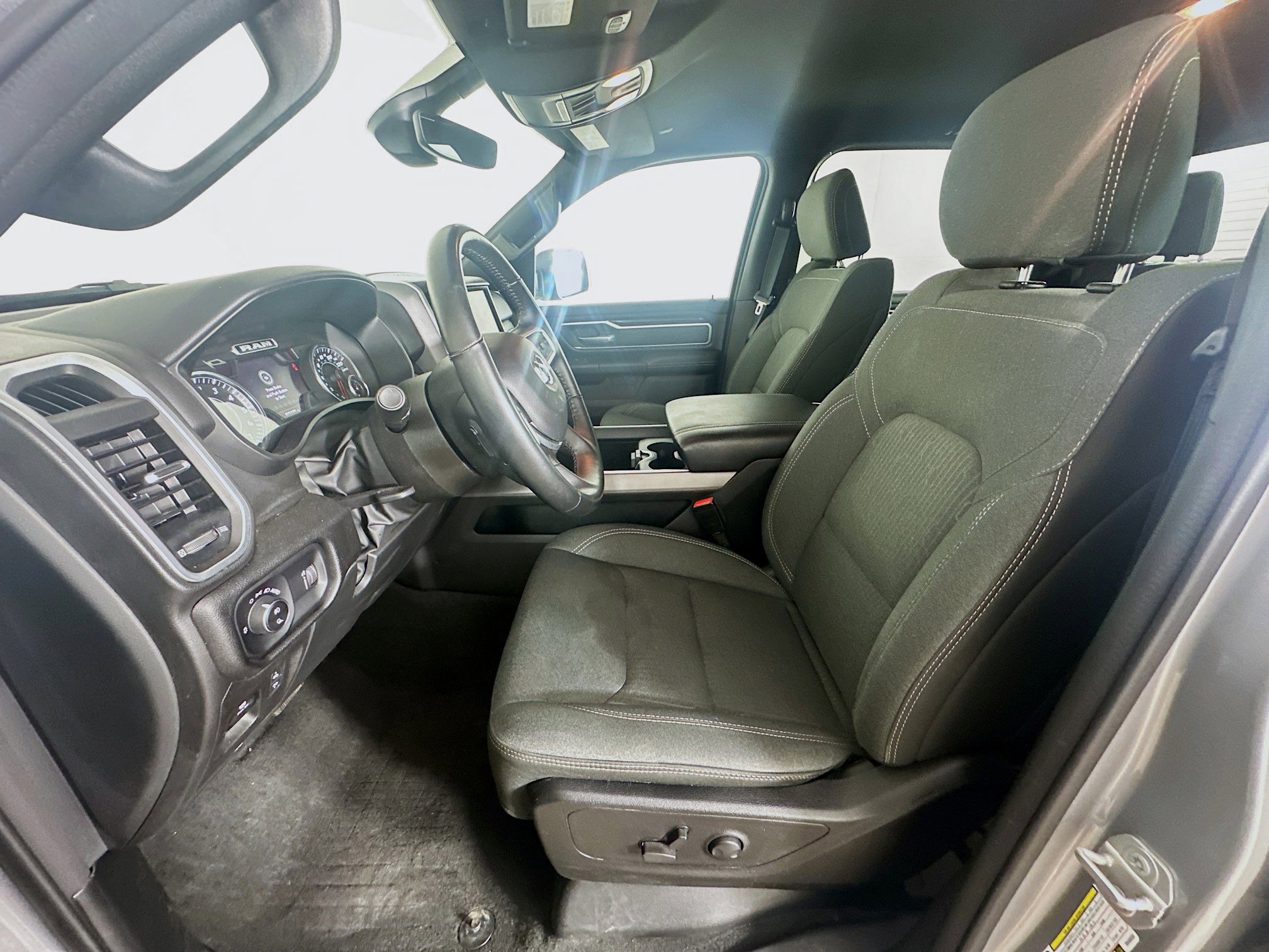 Used 2022 RAM 1500 Big Horn AWD/4WD image 13