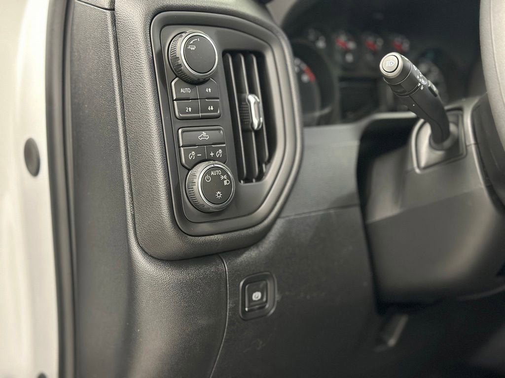New 2026 Chevrolet Silverado 1500 W/T w/ WT Value Package AWD/4WD image 18