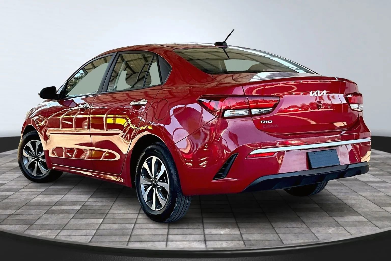 Used 2023 Kia Rio S w/ Technology Package image 4