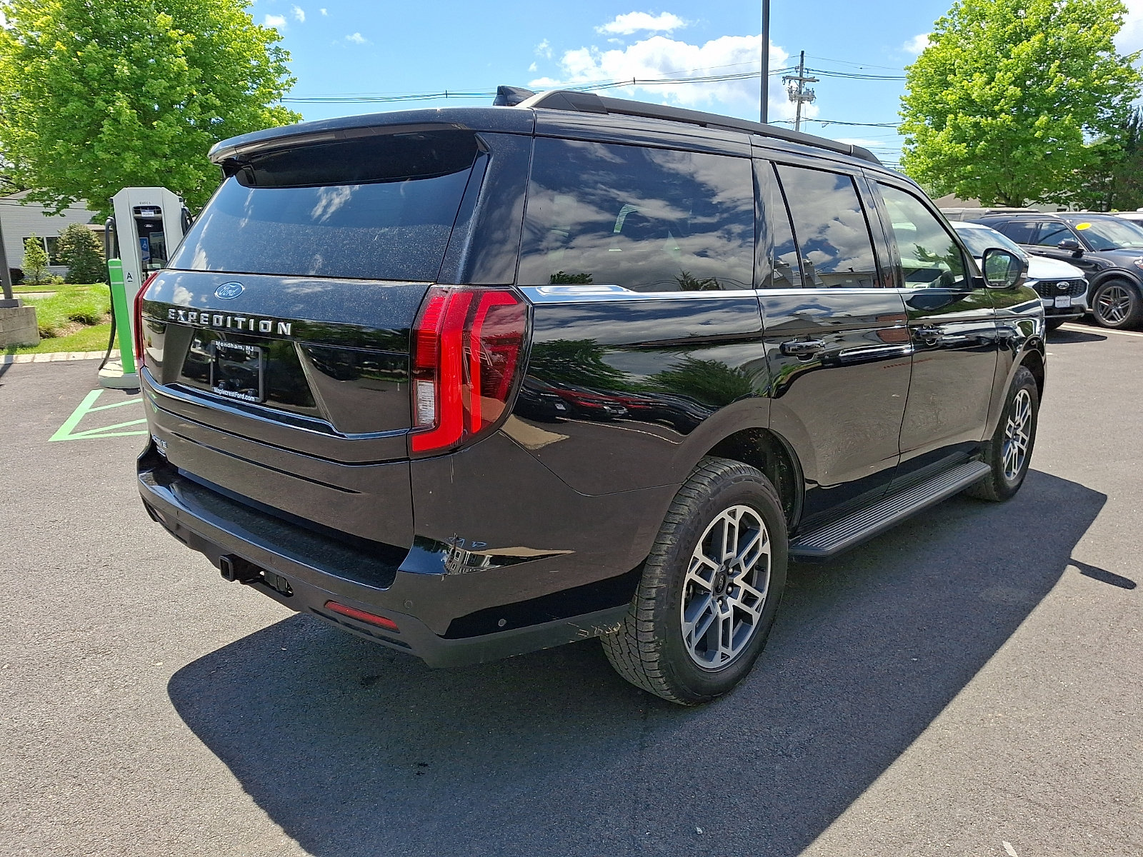 Certified 2025 Ford Expedition Active AWD/4WD image 5