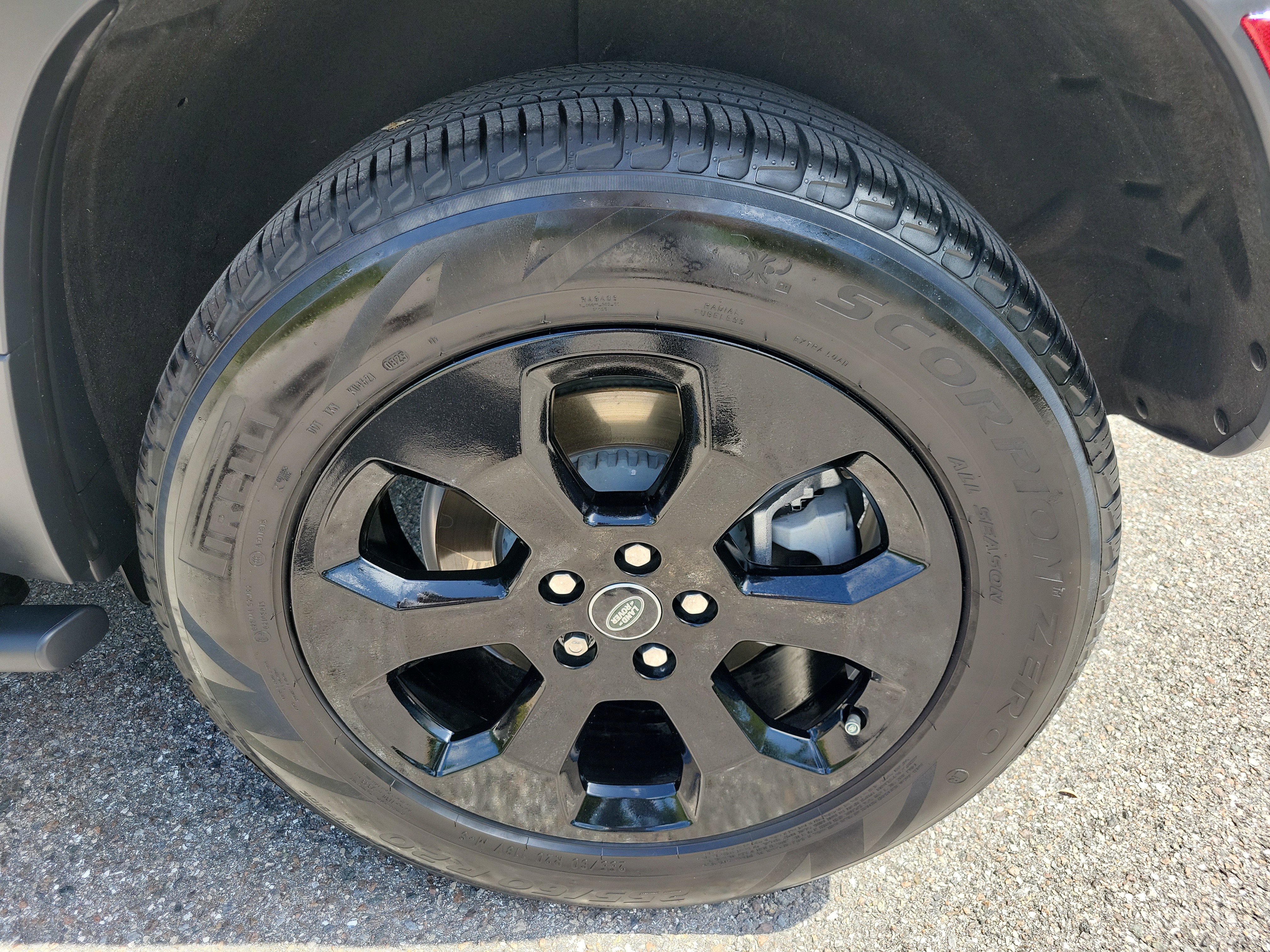 Used 2025 Land Rover Defender 110 S AWD/4WD image 33