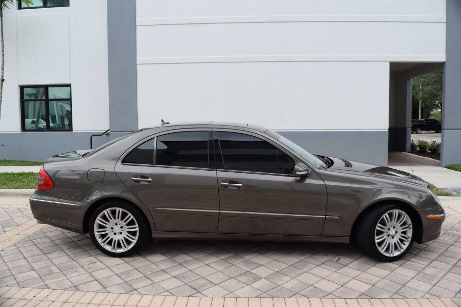 Used 2008 Mercedes-Benz E 350 4MATIC Sedan image 7