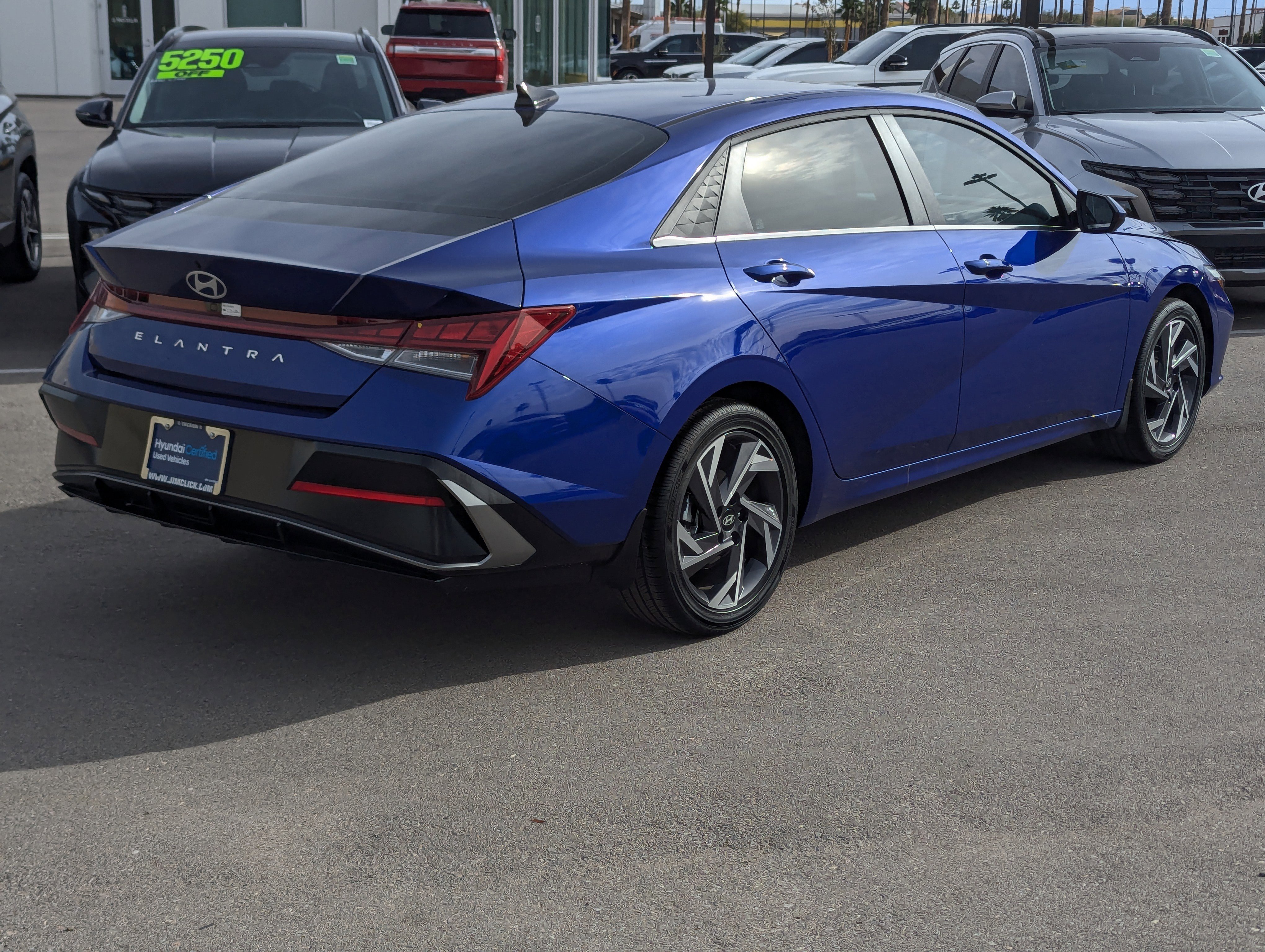 Certified 2025 Hyundai Elantra SEL image 2