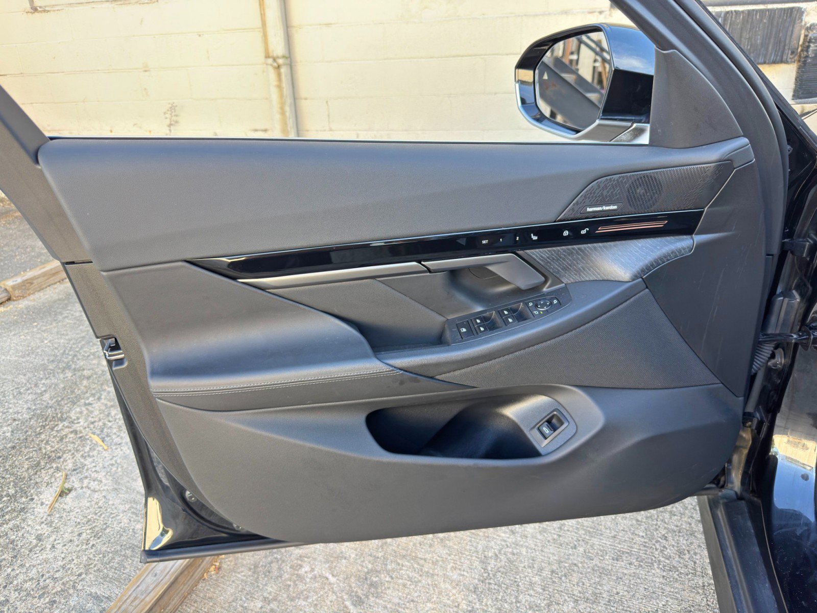 Used 2024 BMW 530i w/ Convenience Package RWD image 49