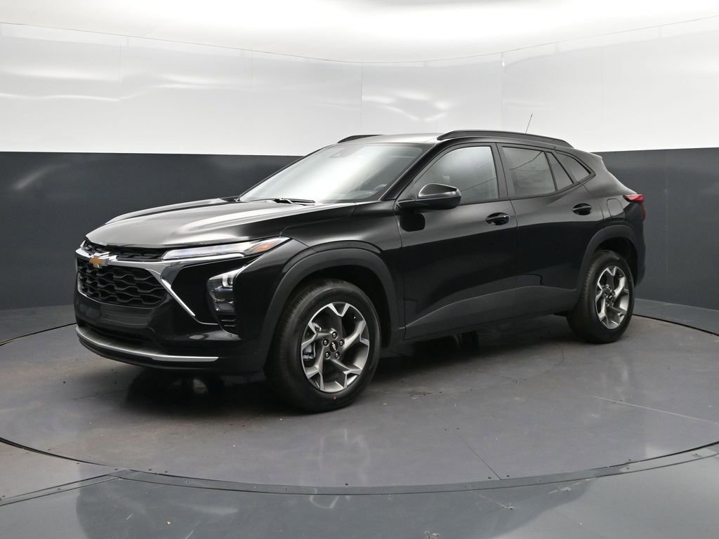 New 2026 Chevrolet Trax LT w/ LT Convenience Package FWD image 3