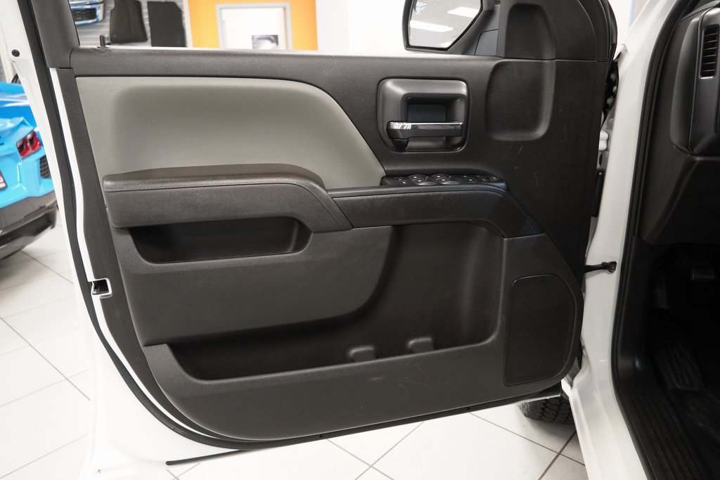 Used 2018 GMC Sierra 1500 4x4 Crew Cab w/ Sierra Convenience Package image 16