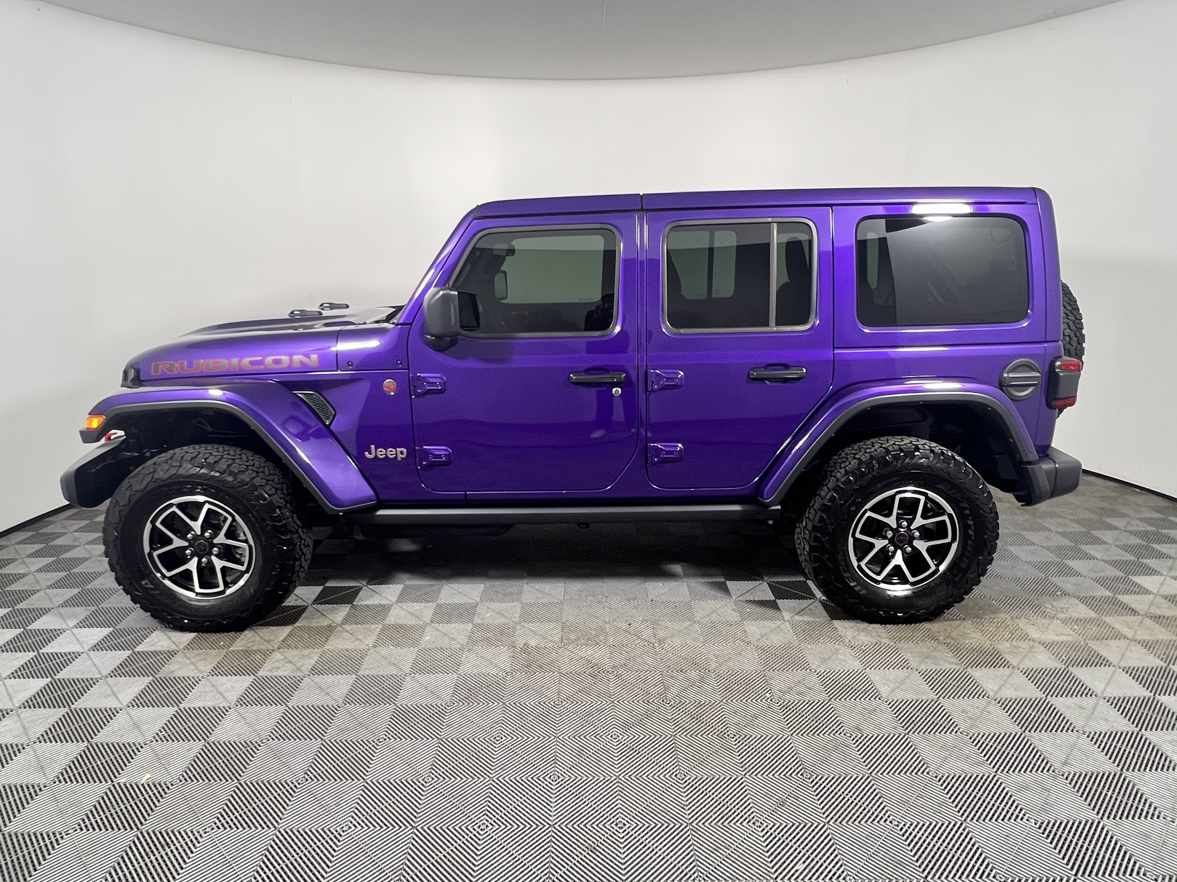 Used 2026 Jeep Wrangler Unlimited Rubicon w/ Safety Group AWD/4WD image 2