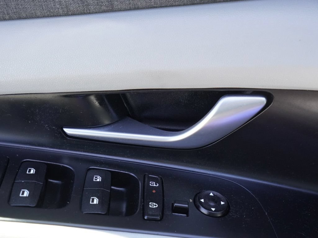 Used 2024 Hyundai Elantra Limited FWD image 12