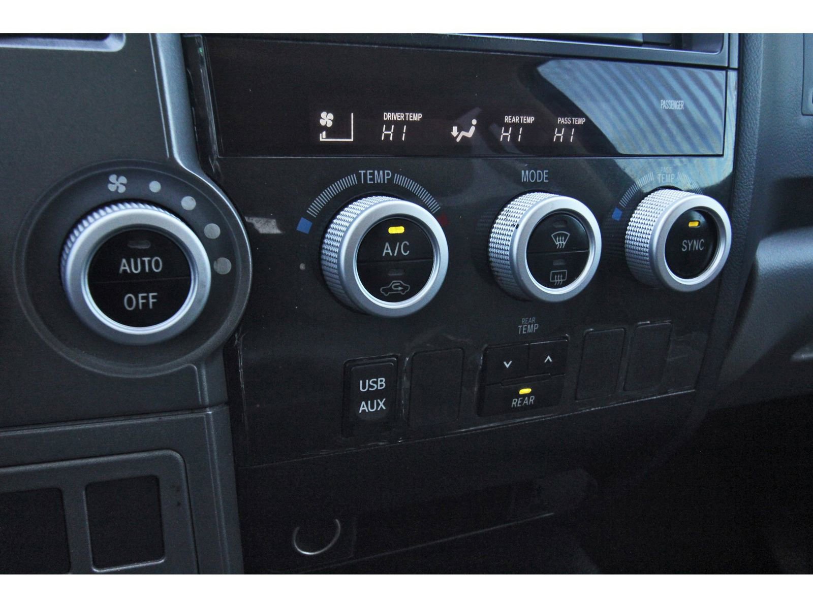 Used 2014 Toyota Sequoia SR5 image 27